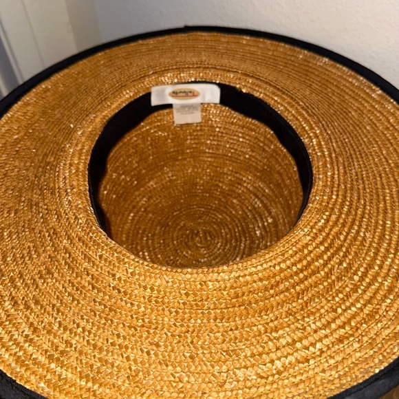 Small brim hat with bow - Picture 2 of 3